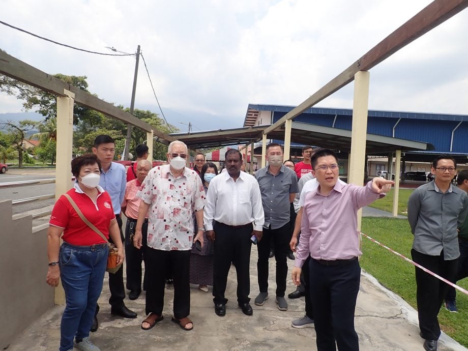 太平国州议员拨3万 重盖华联一校走廊盖顶