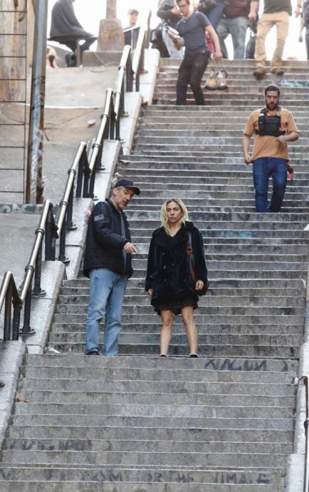 女神卡卡登“132阶”   纽约打卡热点拍《小丑2》