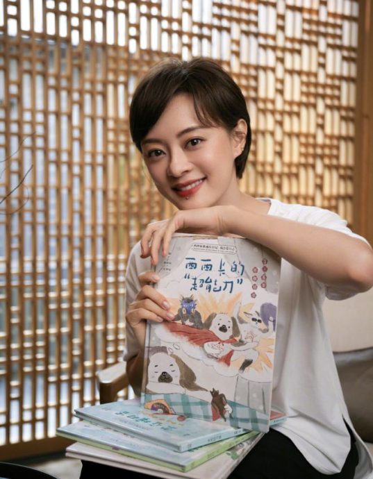 孙俪金鱼眼疑患甲状腺亢进  求救医生反挨骂