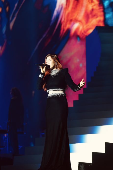 宠粉特开放让歌迷录影 A-Lin台上打嗝喊饿