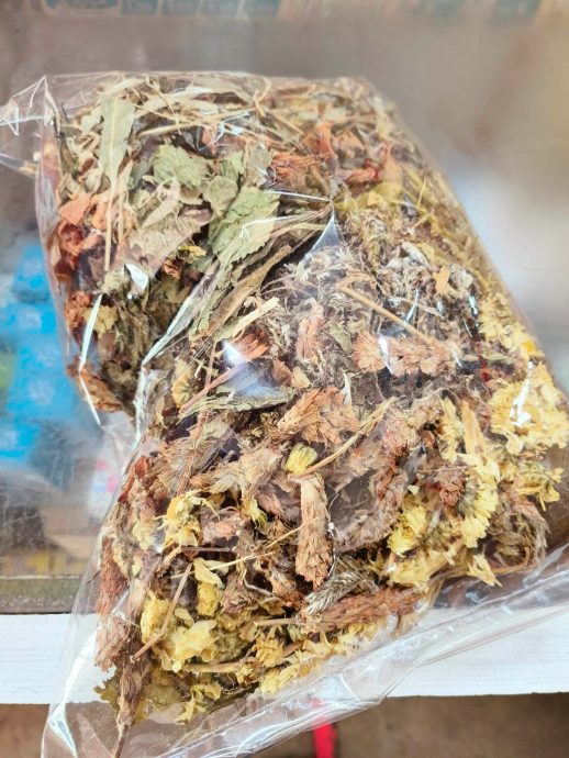封面-大都会/天气炎热 凉茶销量增加