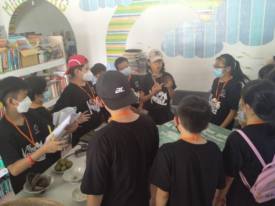 **已签发**柔：封面：【善心美事】：热衷社区艺术活动，李成钢陈秀君落户新村打造文化空间