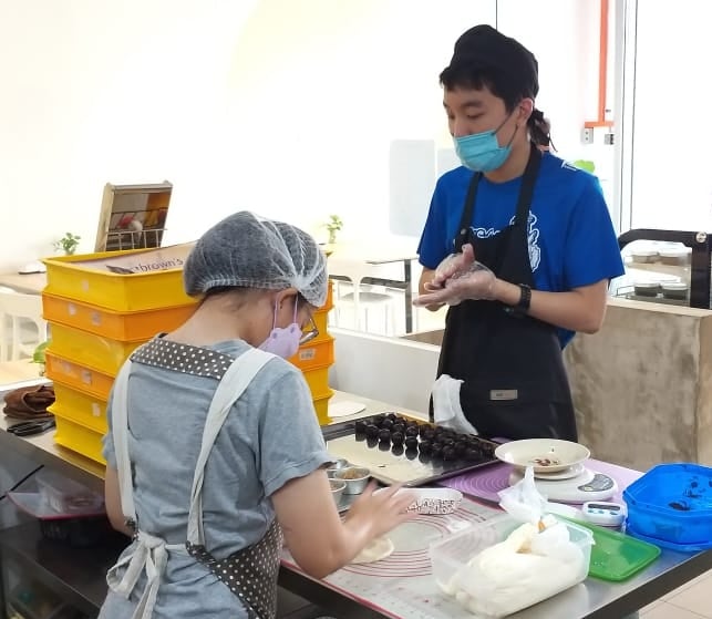 **已签发**柔：封面：【善心美事】：荣耀社区中心开设餐厅，让特殊学生掌握技能