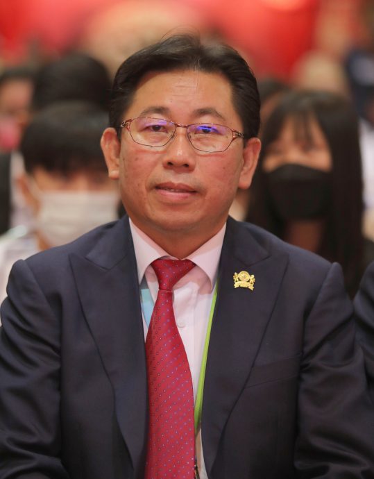 **已签发**柔:封面:【特稿】:热浪袭击,柔南区冷气电风扇销量上涨三到五成
