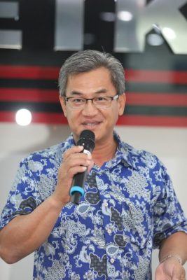 **已签发**柔:本报活动:EIK Engineering响应学生阅报计划 赞助星洲日报给新山16华小