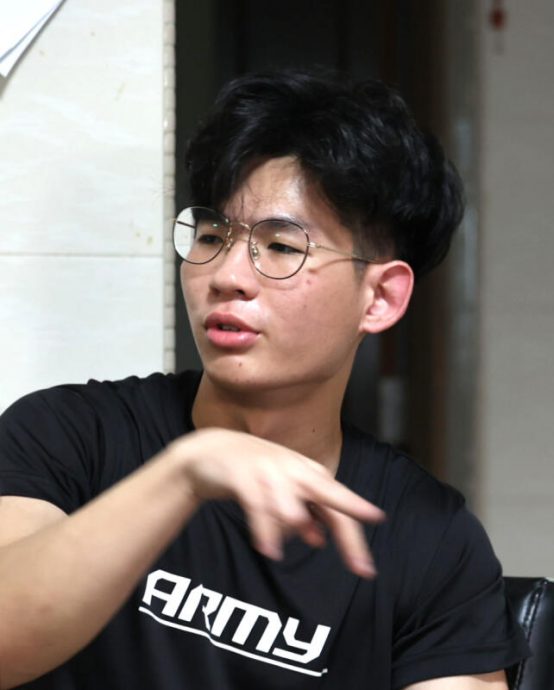 *已签发*柔:狮城二三事:疑电动脚车电池起火 大学生救10户却吸入浓烟送院