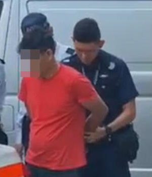 *已签发*柔:狮城二三事:涉毒司机撞路人 浑浑噩噩躺路边