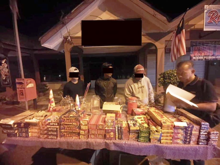 **已签发**柔：第三版头条：非法售卖烟花爆竹，36男被捕