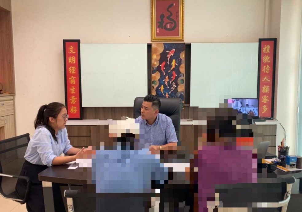 **已签发**柔:第二版头条:与直播主裸聊后被勒索,20岁青年报警