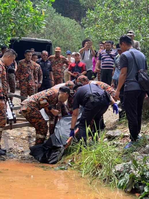 **已签发(先供网)**柔:两天前骑车到可可苑蓝湖失踪,62岁刘有富证实湖中溺毙