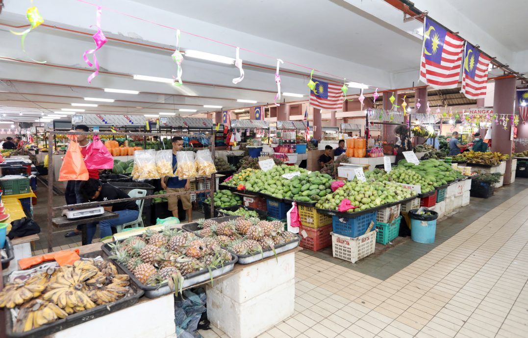 巴生市会放眼半年解决 中路大巴刹要零“劳板”