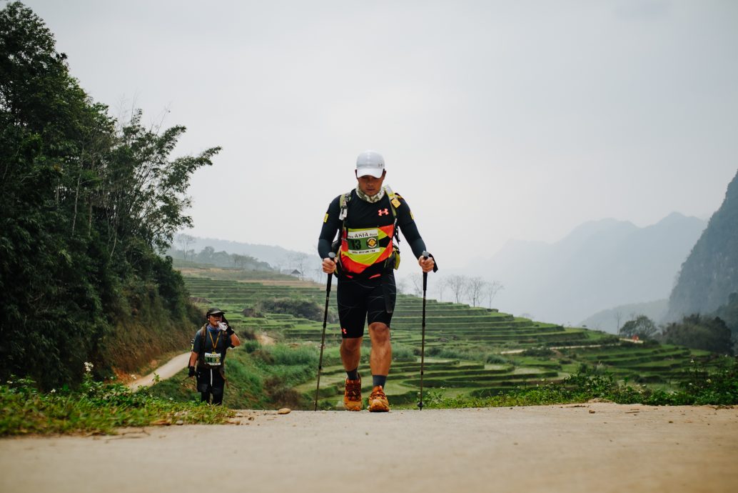 庆祝参加极限超马10周年 刘俊腾携父完成非凡挑战