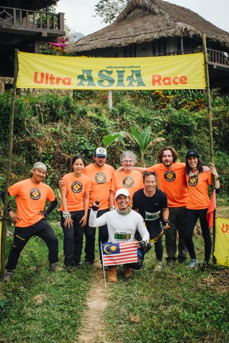 庆祝参加极限超马10周年 刘俊腾携父完成非凡挑战