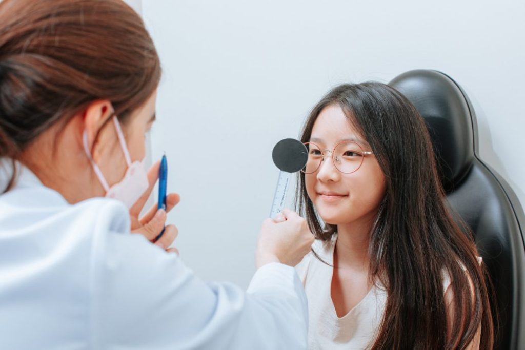 张欣薇／儿童眼镜怎么选