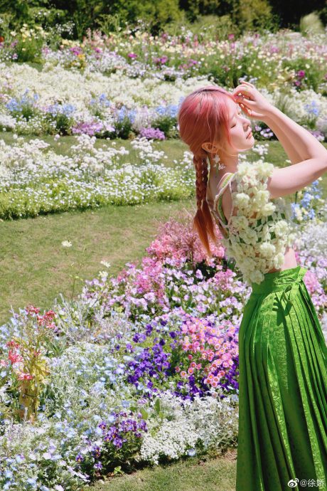 徐娇晒超狂成绩单 　全A上热搜网赞“好牛”