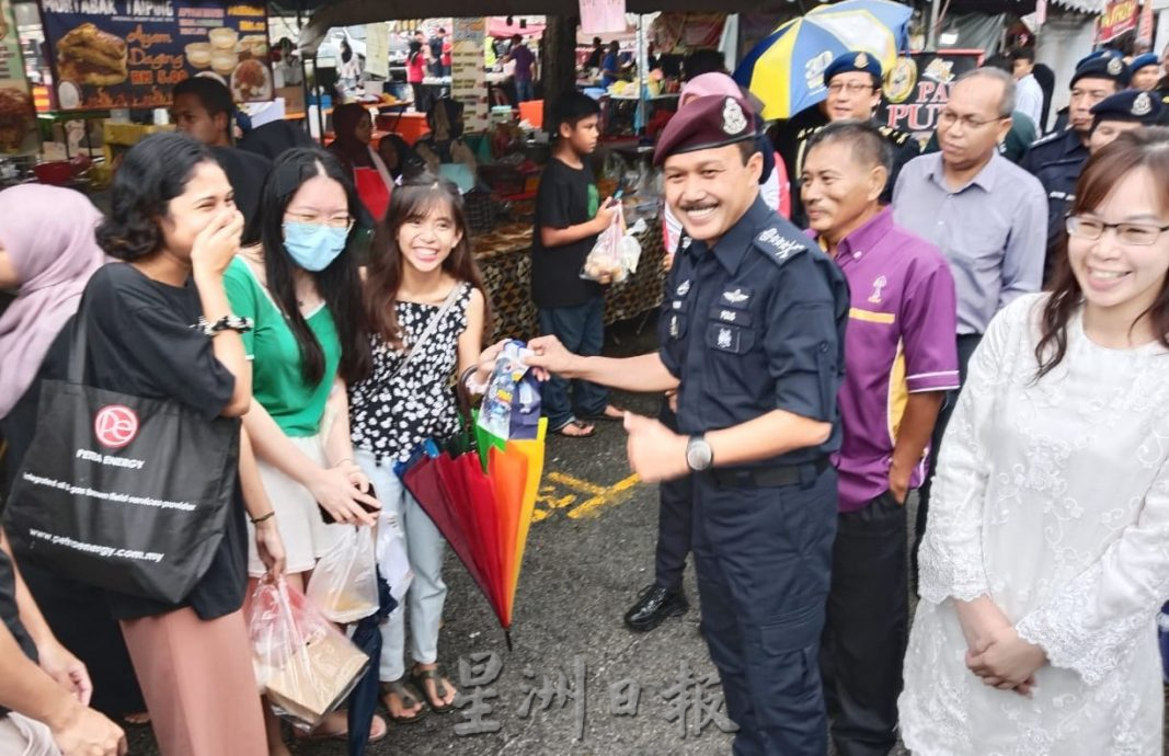 总警长:警方将动用各组警员 确保斋戒月市集安全