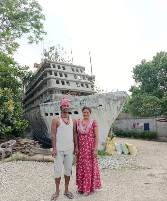 我是世界之王!大叔为实现年轻时梦想 花13年盖「陆上铁达尼」