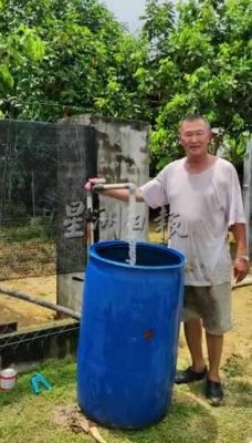 断水三天 民众出尽法宝“扑水”