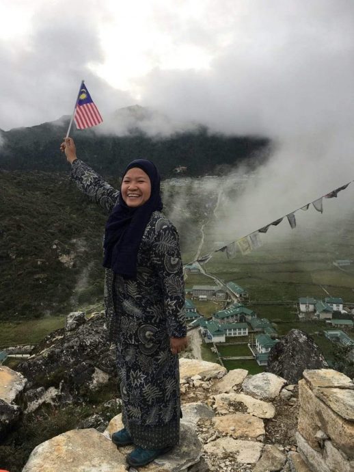 日男西装登神山爆红  本地女叹：6年前穿可芭雅登峰没人懂