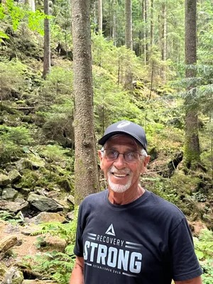 74岁跑步老头见义勇为