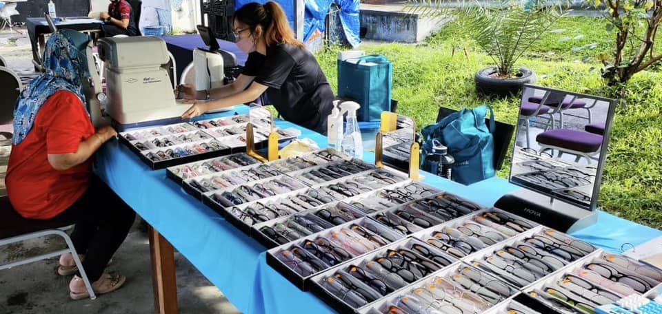 暖势力/免费的视力检测和光学服务