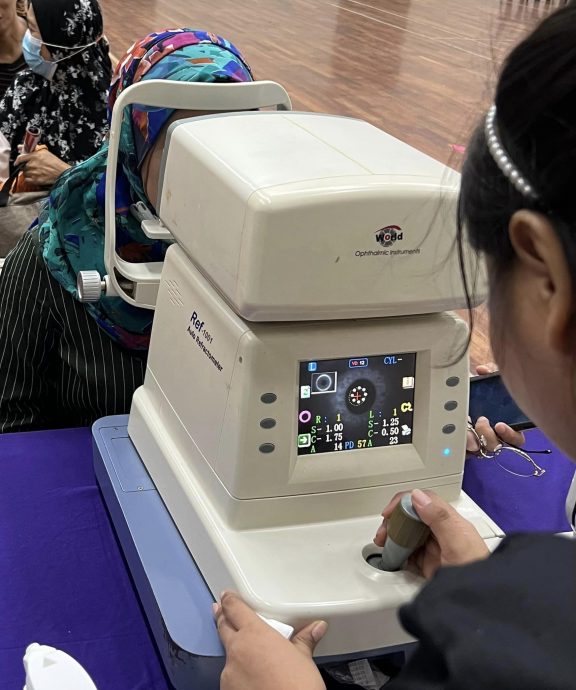 暖势力/免费的视力检测和光学服务