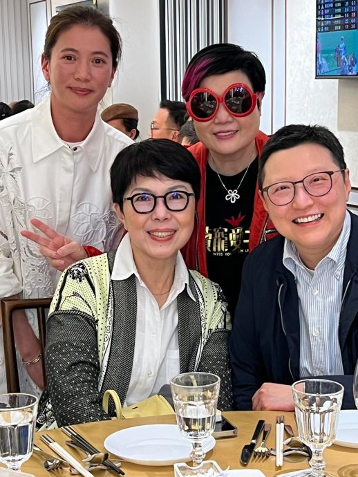 曾传身体欠佳神隐1年多 关菊英罕见露面