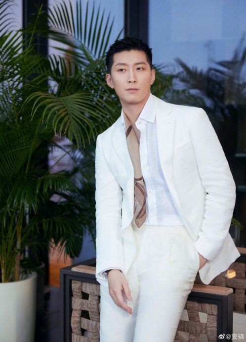 曾是洗头仔穷到日吃一餐3.8令吉 窦骁今娶赌王千金成亿万附马