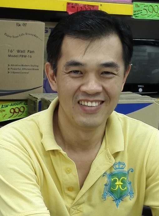 木威国会选区12村长 来自行动党5旧7新人