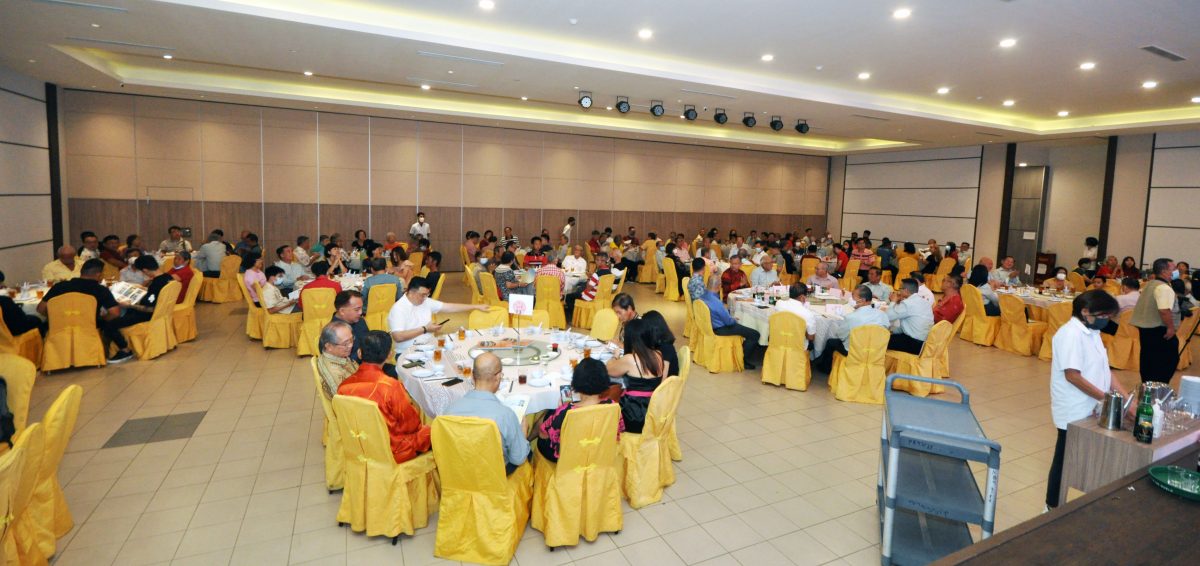 李剑鸿:方便后人查阅 申达央义山资料电脑化