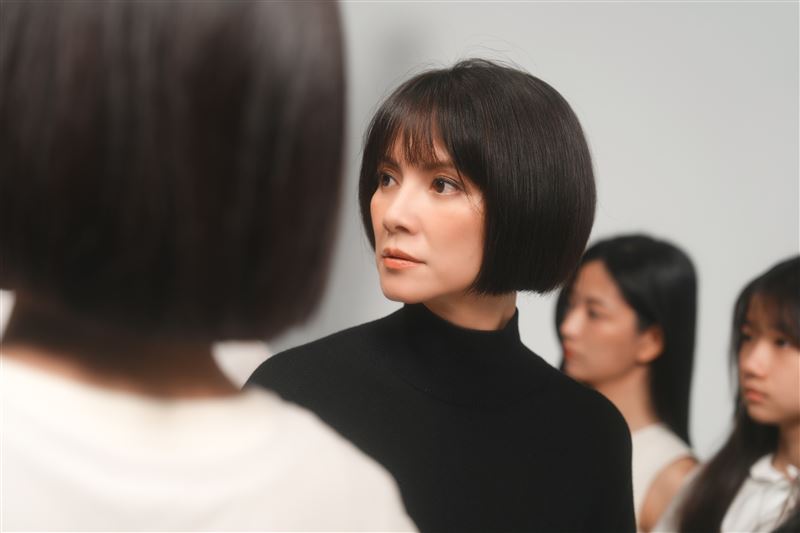 李心洁首次挑战写曲 黄韵玲暖心出手陪创作