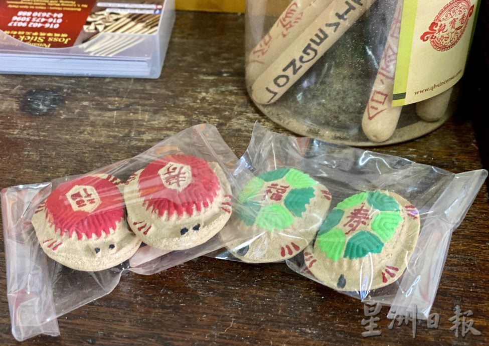 李振宝妻子延续技艺 乔治市手工制香店重开