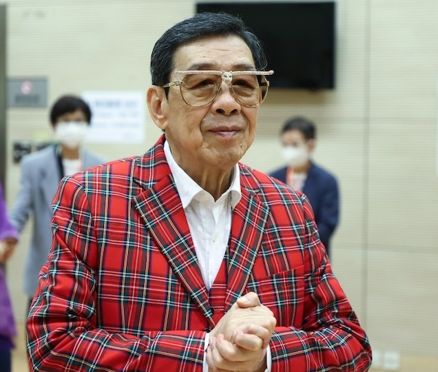 杨紫琼加持香港金像奖 送惊喜任颁奖嘉宾