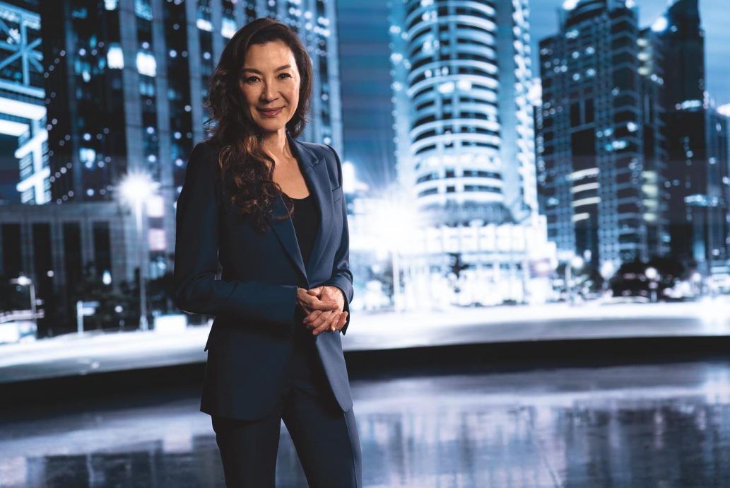 杨紫琼加持香港金像奖 送惊喜任颁奖嘉宾