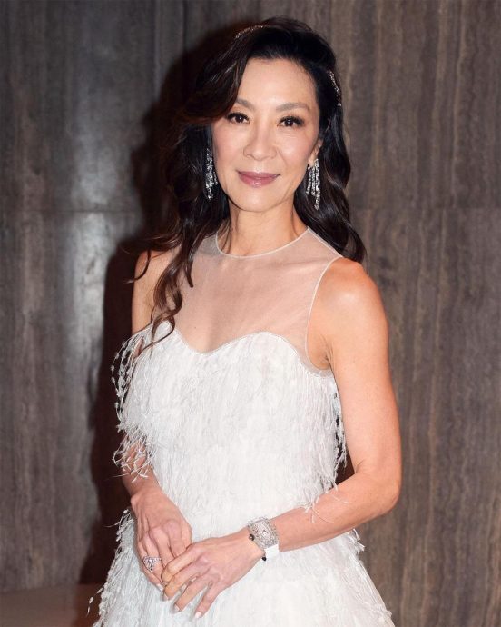 杨紫琼膺华鼎奖全球影后 古天乐蔡卓妍称帝封后