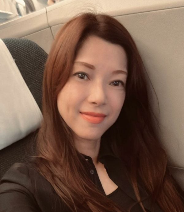 杨紫琼颁新演员奖 梁芷珊批金像奖安排欠妥