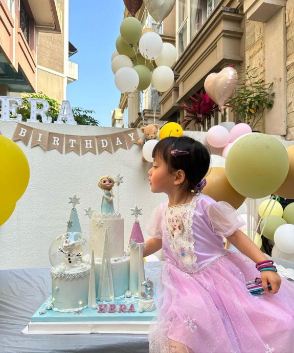 杨茜尧爱女3岁生日派对　 锺嘉欣惊喜携子女送祝福