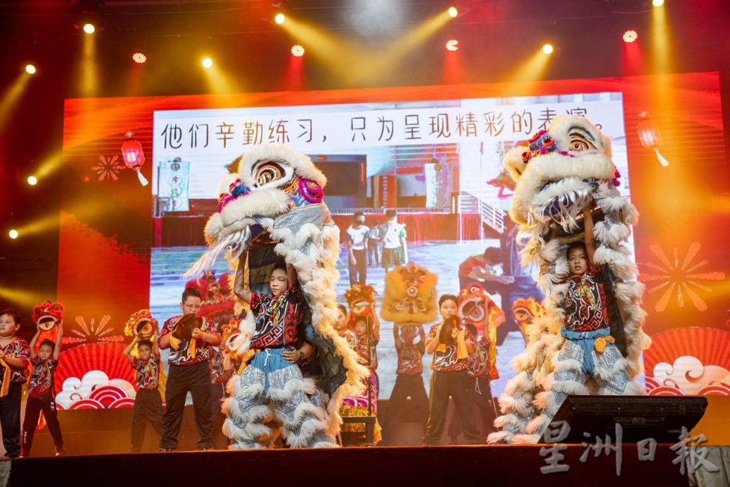 柔:今日面谱(4月27日见报):李伟强进华小开班授徒, 培训教练发扬龙狮文化