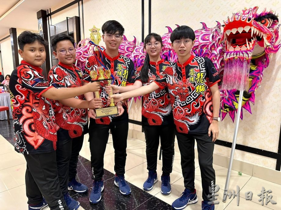 柔:今日面谱(4月27日见报):李伟强进华小开班授徒, 培训教练发扬龙狮文化