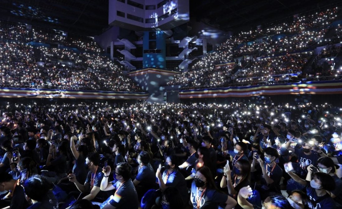 柔:头条之一:新马寺40巴士赴大马好万人青年音乐会