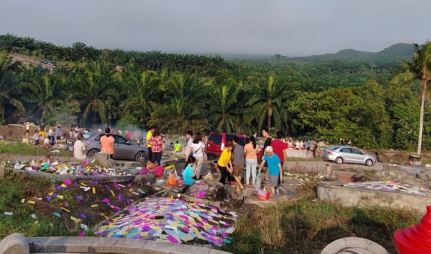 柔:巴罗中华义山墓园迎来祭扫高峰