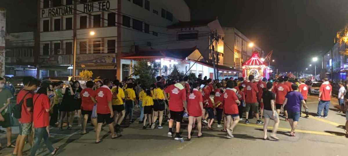 柔:新闻:东甲大老爷圣灵宫,众神夜游热烈非凡