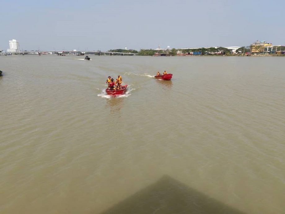 柔:新闻:从麻河大桥坠河,77岁老翁遗体获寻