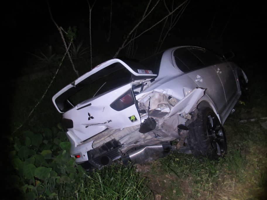 柔:新闻:笨珍路死亡车祸,摩托被车撞 骑士当场毙命