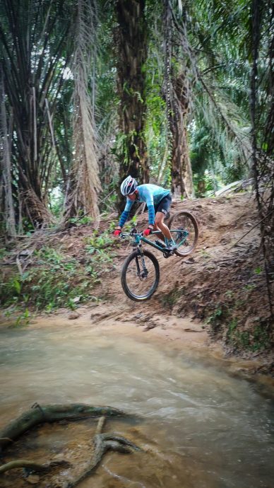 柔：时尚记事簿（4月22日刊）：越野骑行，挑战自我乐趣多