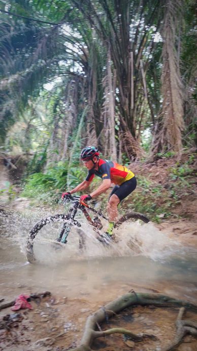 柔：时尚记事簿（4月22日刊）：越野骑行，挑战自我乐趣多