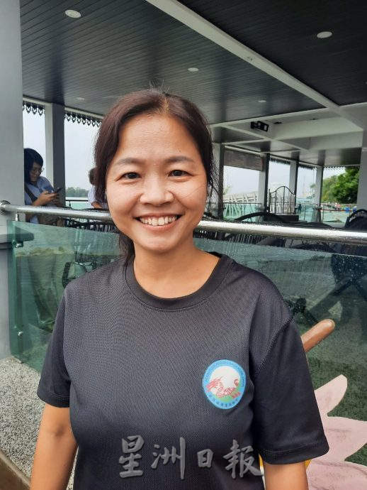 柔:版四头条:新闻:柔潮联青通过“划龙舟”进行交流,众人意犹未竟