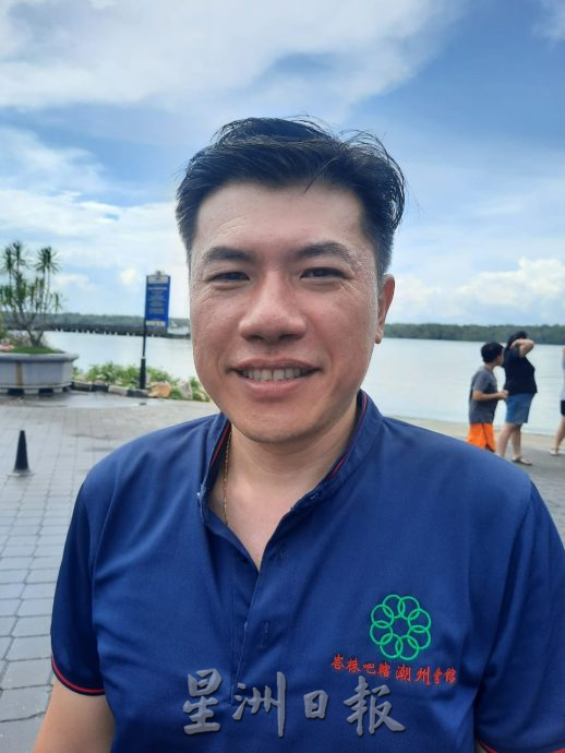 柔:版四头条:新闻:柔潮联青通过“划龙舟”进行交流,众人意犹未竟