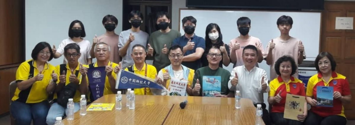 柔:版头之一:黄伟通:毕业生面临升学,仍需要半工半读减轻家长负担
