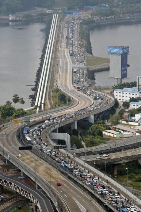 柔：马新关卡下周料破40万人次  新山关卡柜台全面开放